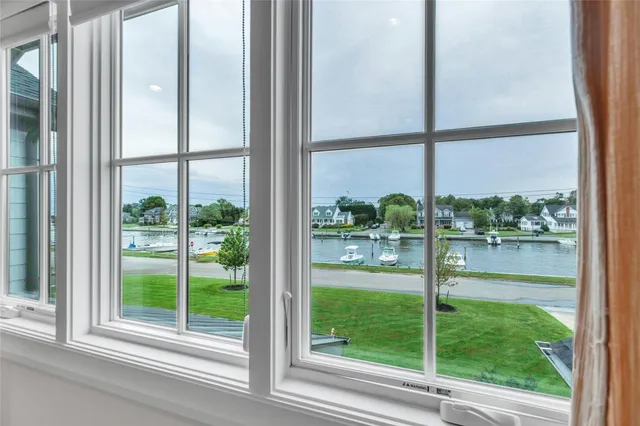 $2,999,999 | 52 Concourse East, Brightwaters, NY 11718