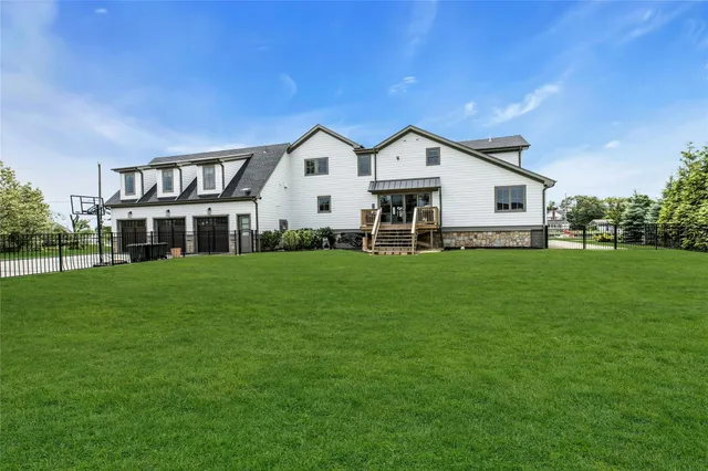 $2,999,999 | 52 Concourse East, Brightwaters, NY 11718