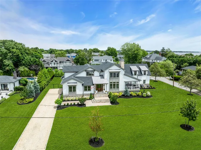 $2,999,999 | 52 Concourse East, Brightwaters, NY 11718