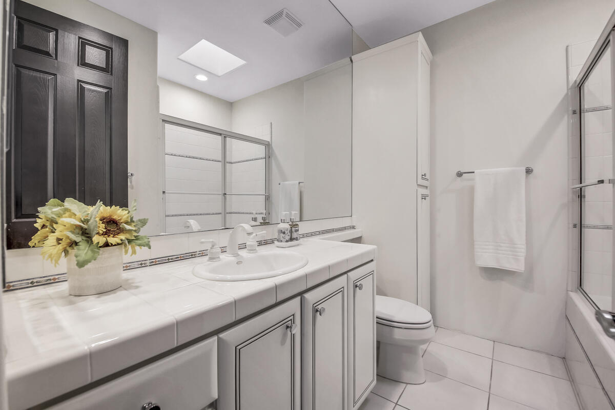 39880 Morningsprings Road Rancho Mirage, CA 92270 - Photo 26 of 86 32 BATHROOM MLS SIZE