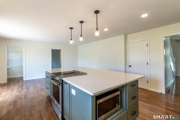 $1,150,000 | 60 Abbe Road, East Windsor, CT 06088
