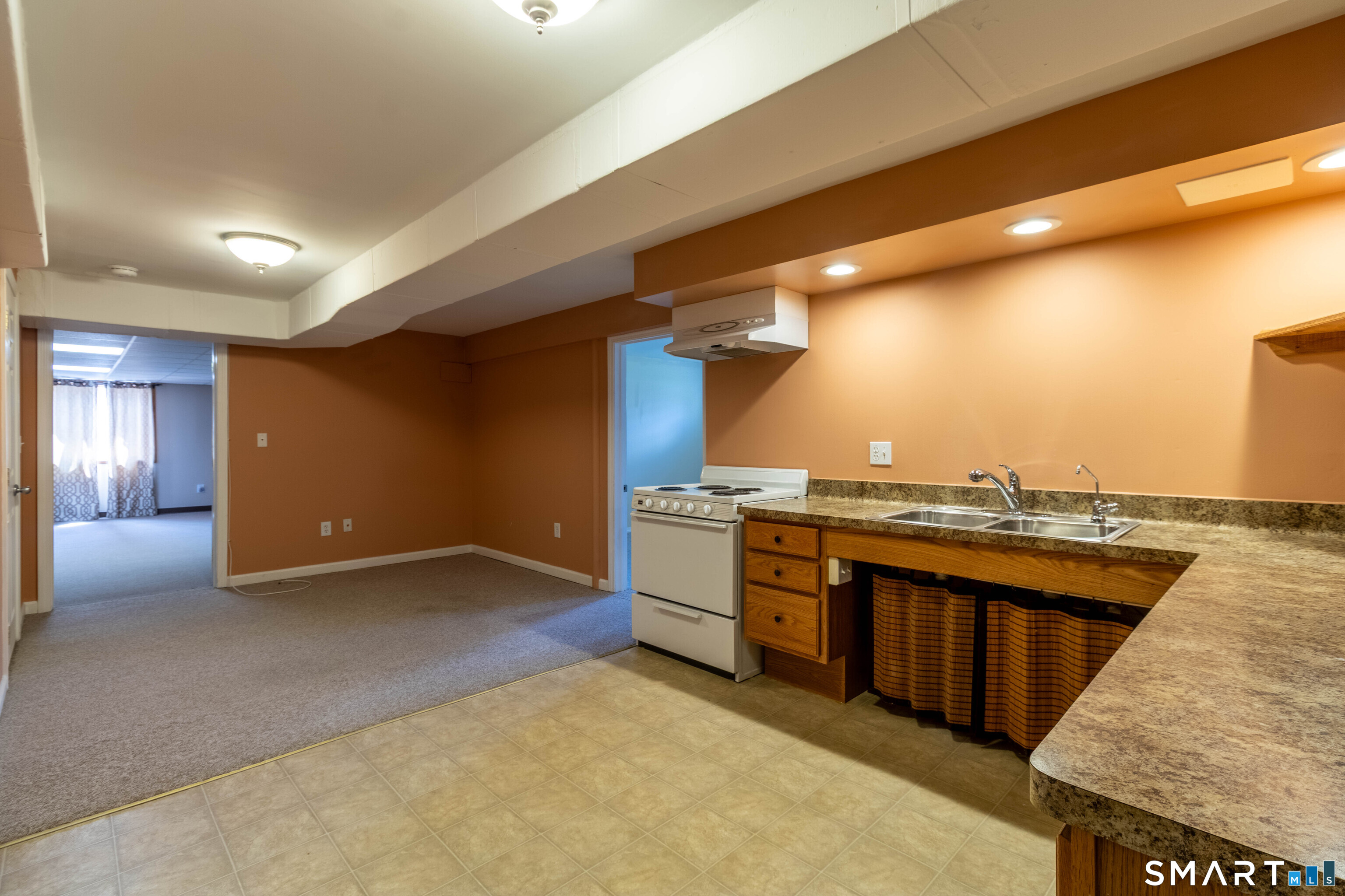 60 Abbe Road East Windsor, CT 06088 - Photo 31 of 37