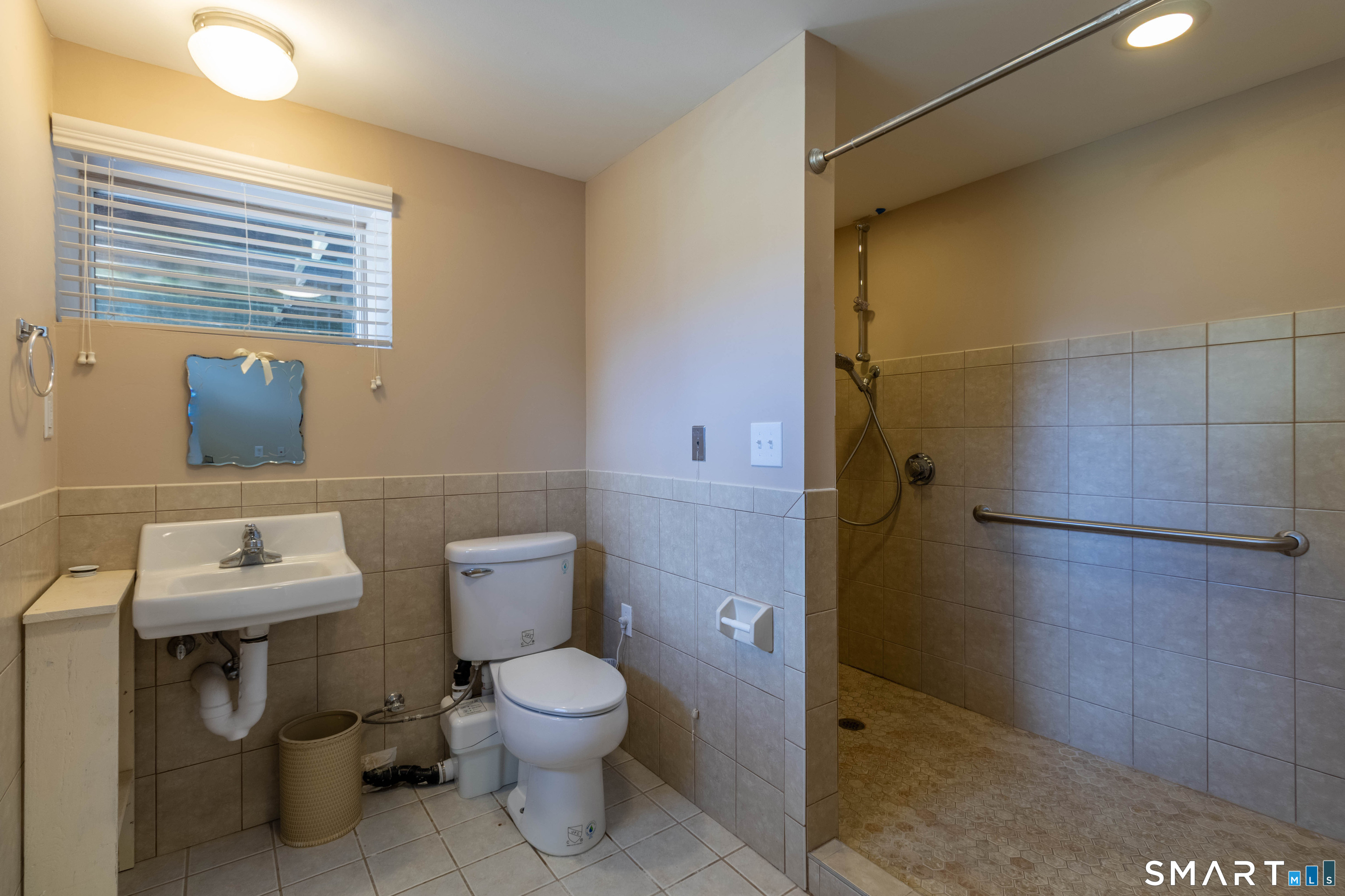 60 Abbe Road East Windsor, CT 06088 - Photo 33 of 37