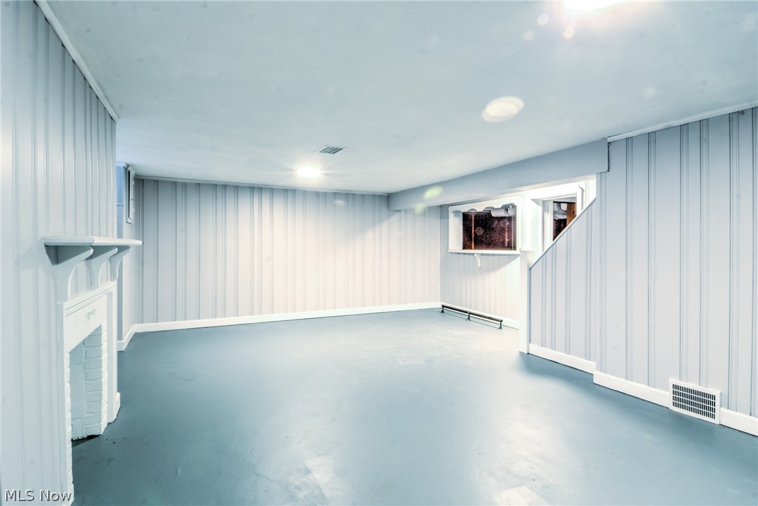 4686 Broadale Road Cleveland, OH 44109 - Photo 28 of 33 Gallery Image 28