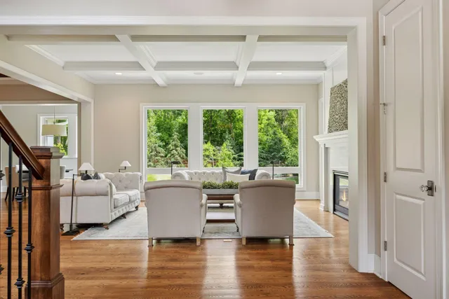 $2,495,000 | 2890 Ella Lane, Minnetonka, MN 55305