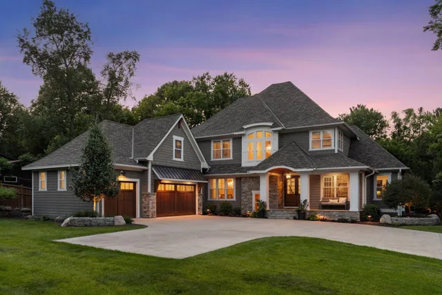 $2,495,000 | 2890 Ella Lane, Minnetonka, MN 55305