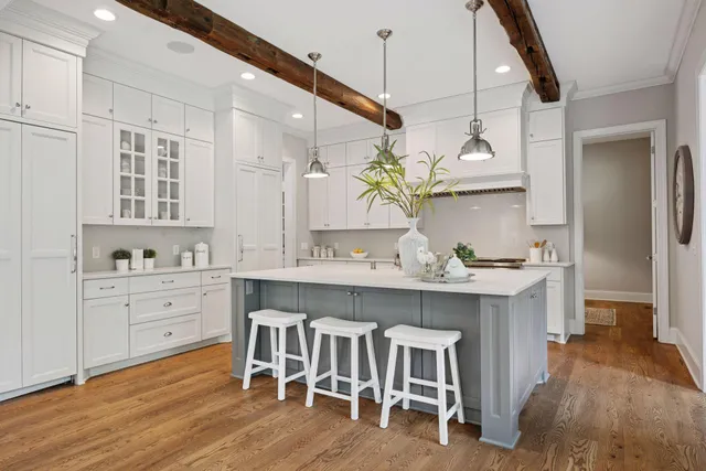 $2,495,000 | 2890 Ella Lane, Minnetonka, MN 55305