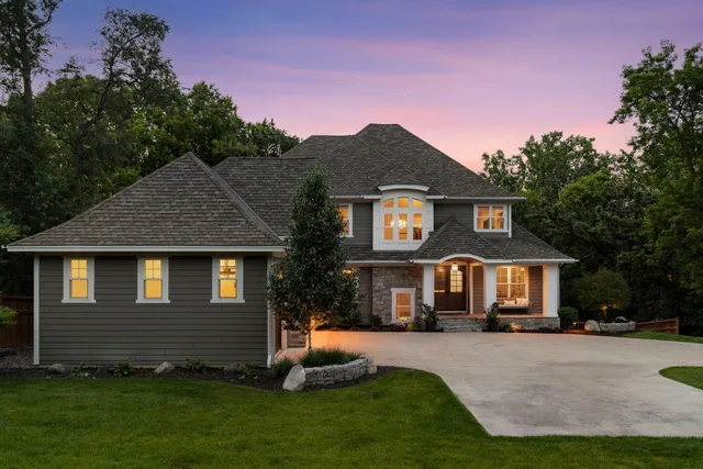 $2,495,000 | 2890 Ella Lane, Minnetonka, MN 55305