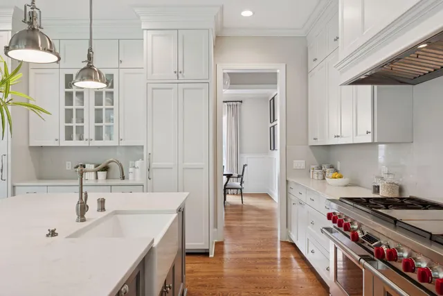 $2,495,000 | 2890 Ella Lane, Minnetonka, MN 55305