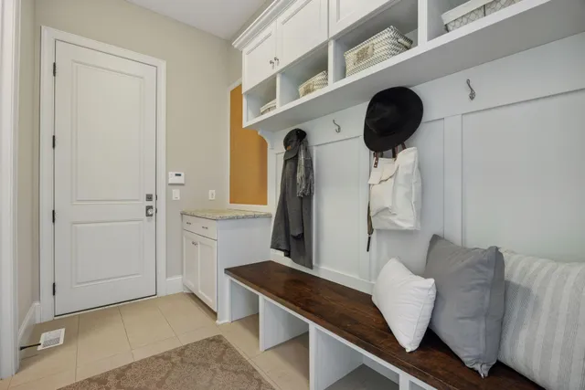 $2,495,000 | 2890 Ella Lane, Minnetonka, MN 55305