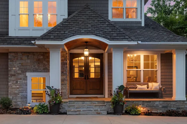 $2,495,000 | 2890 Ella Lane, Minnetonka, MN 55305