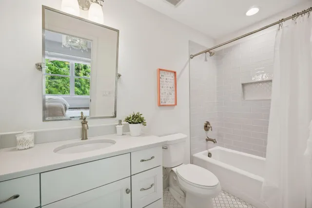 $2,495,000 | 2890 Ella Lane, Minnetonka, MN 55305