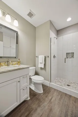 $2,495,000 | 2890 Ella Lane, Minnetonka, MN 55305