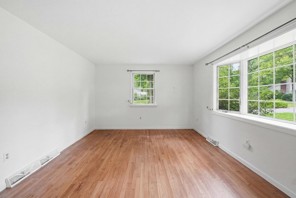45 Glendale Road Northampton, MA 01062 - Photo 12 of 34