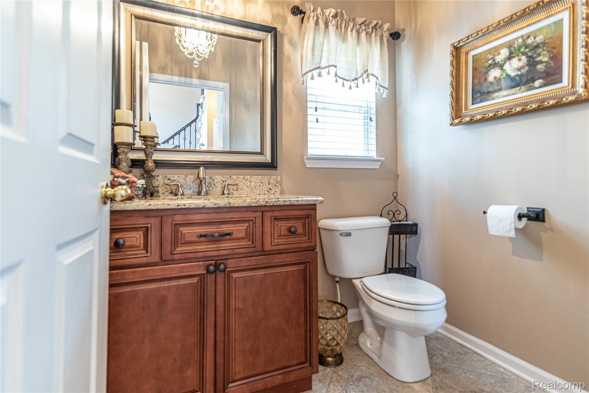 1795 Hawthorne Ridge Walled Lake, MI 48390 - Photo 8 of 27 012_0.jpg