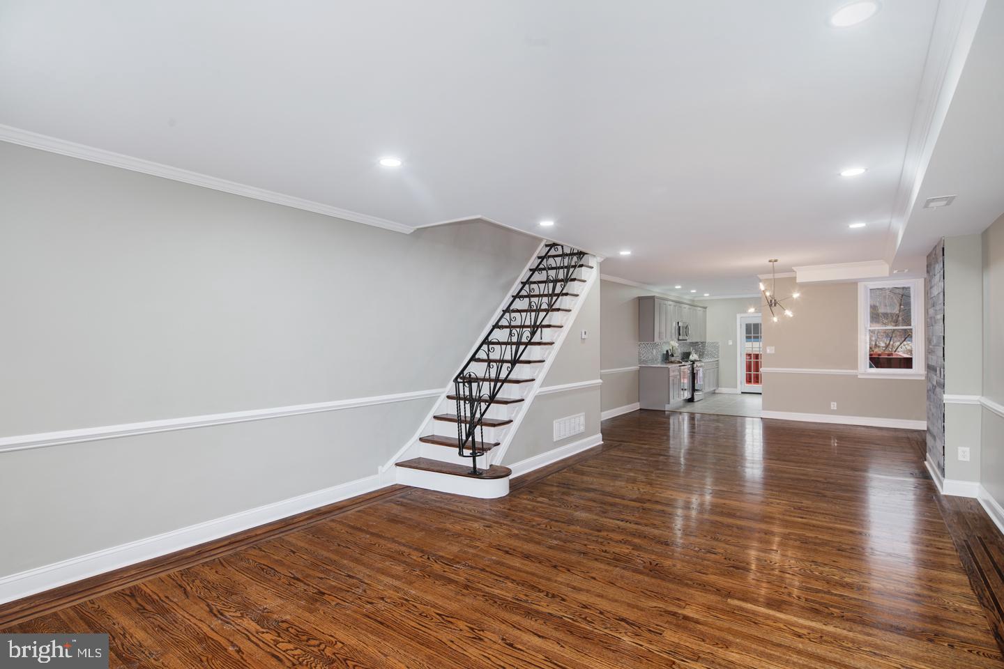 7414 Sommers Road Philadelphia, PA 19138 - Photo 3 of 27 Gallery Image 3