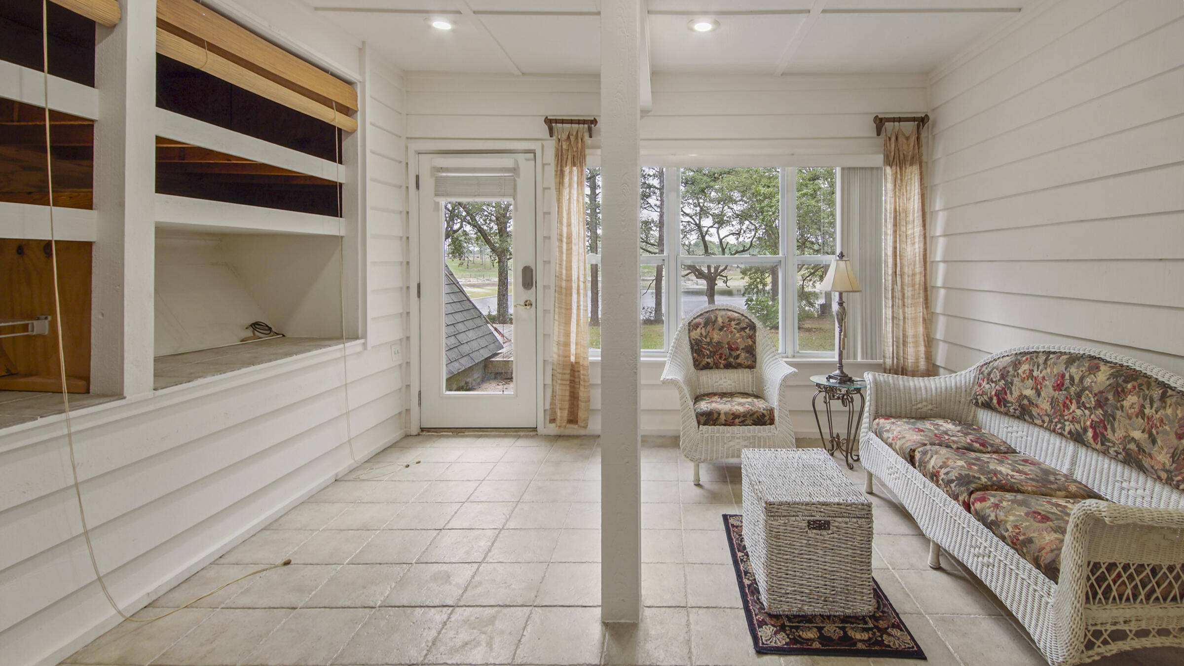 103 Pretty Pond Lane DeFuniak Springs, FL 32433 - Photo 26 of 45 FLORIDA ROOM