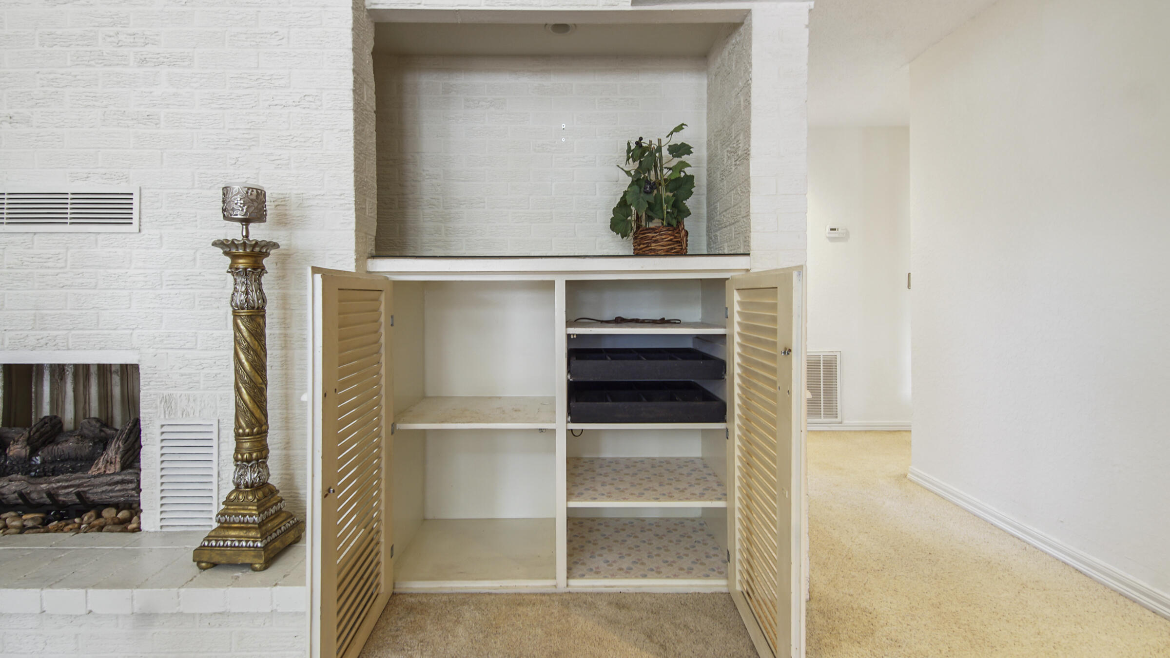 103 Pretty Pond Lane DeFuniak Springs, FL 32433 - Photo 27 of 45 CUSTOM CABINETS