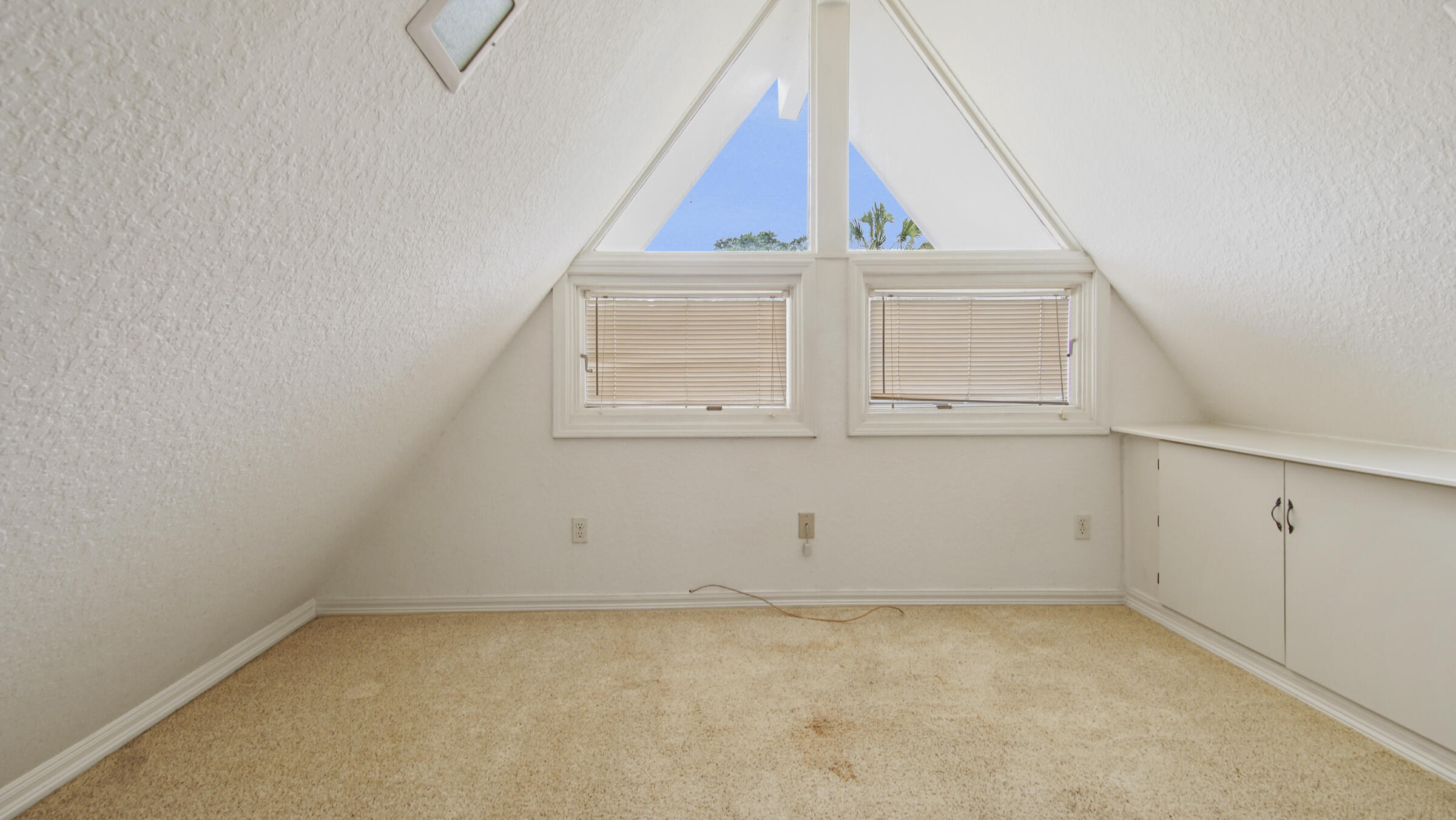 103 Pretty Pond Lane DeFuniak Springs, FL 32433 - Photo 37 of 45 LOFT BEDROOM