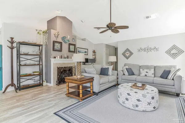 $405,000 | 1089 Lionsgate Lane, Gulf Breeze, FL 32563