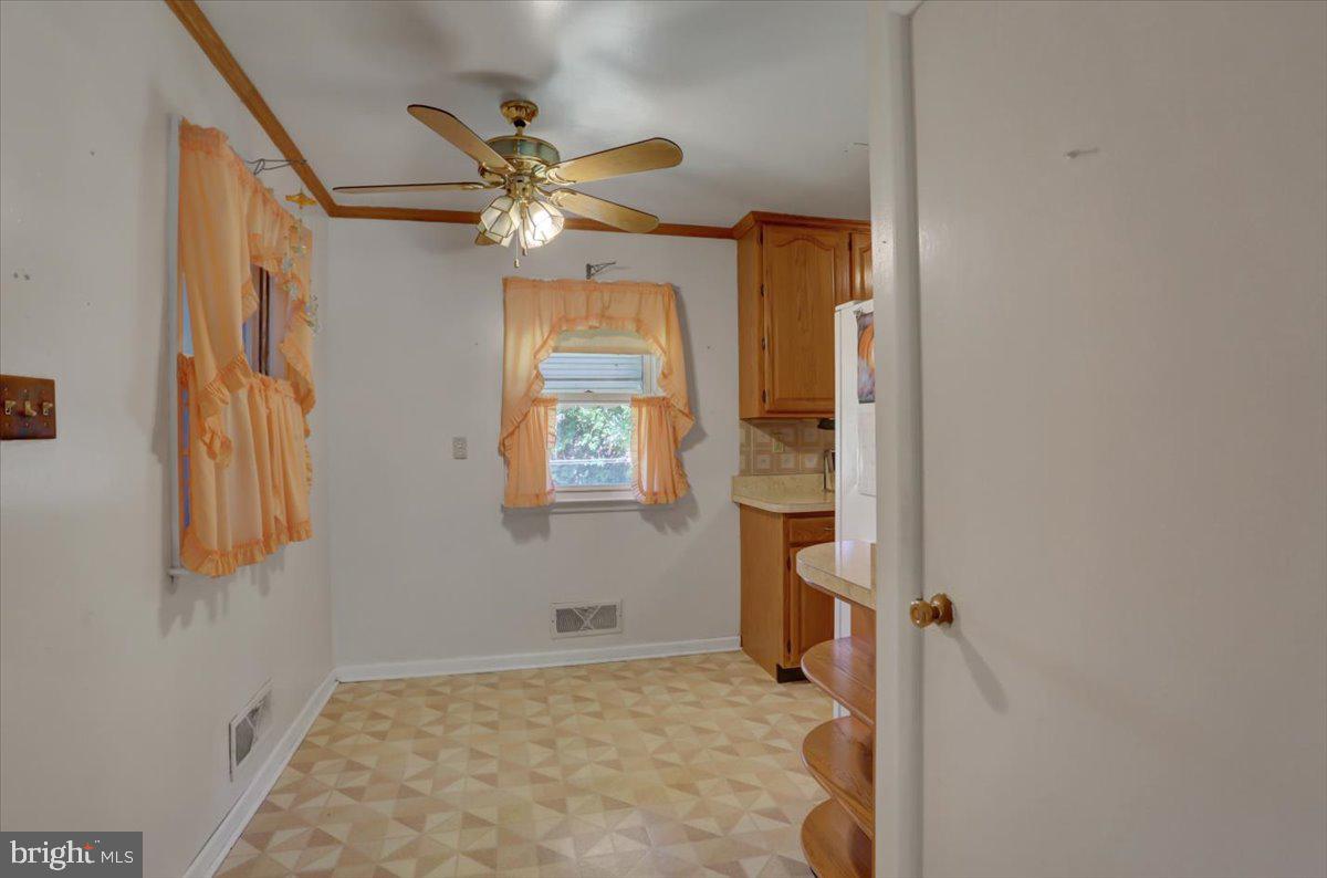907 Cherokee Trail Frederick, MD 21701 - Photo 9 of 34 a view of entryway