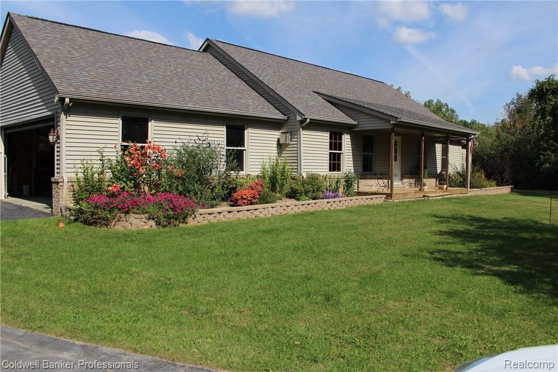 4044 West Brocker Road Metamora, MI 48455 - Photo 2 of 36 IMG_1626.JPG