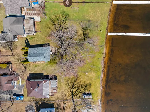 $375,000 | N5996 Lake Drive, Shawano, WI 54166