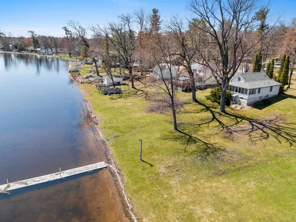 $375,000 | N5996 Lake Drive, Shawano, WI 54166