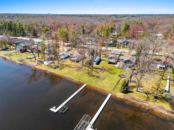 $375,000 | N5996 Lake Drive, Shawano, WI 54166