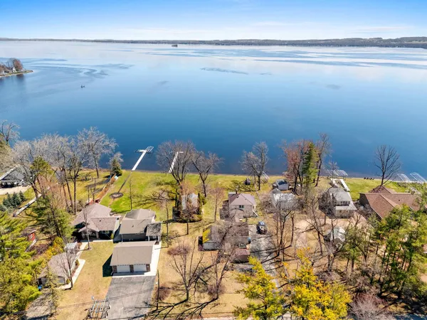 $375,000 | N5996 Lake Drive, Shawano, WI 54166