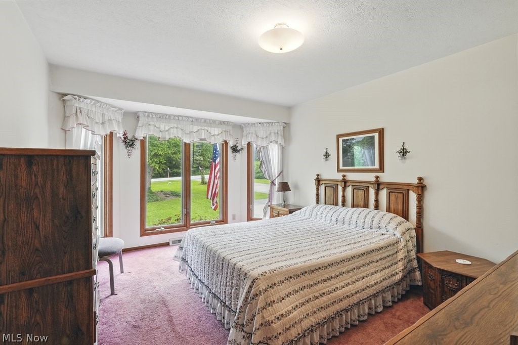 2800 Worrell Road Willoughby Hills, OH 44094 - Photo 21 of 40 Upstairs bedroom