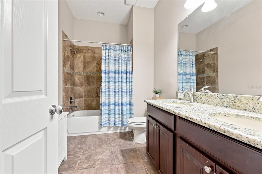 15512 Mossy Ridge Lane Lithia, FL 33547 - Photo 35 of 59