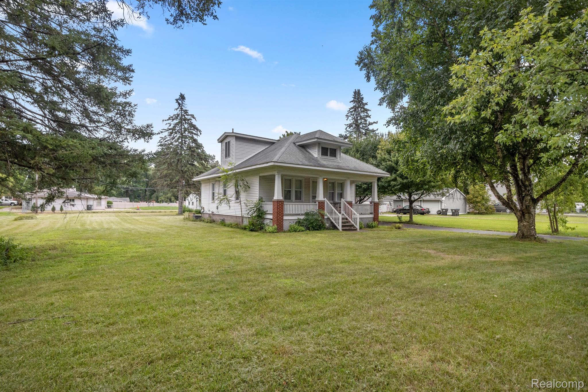 12035 Inkster Road Taylor, MI 48180 - Photo 1 of 46 Gallery Image 1