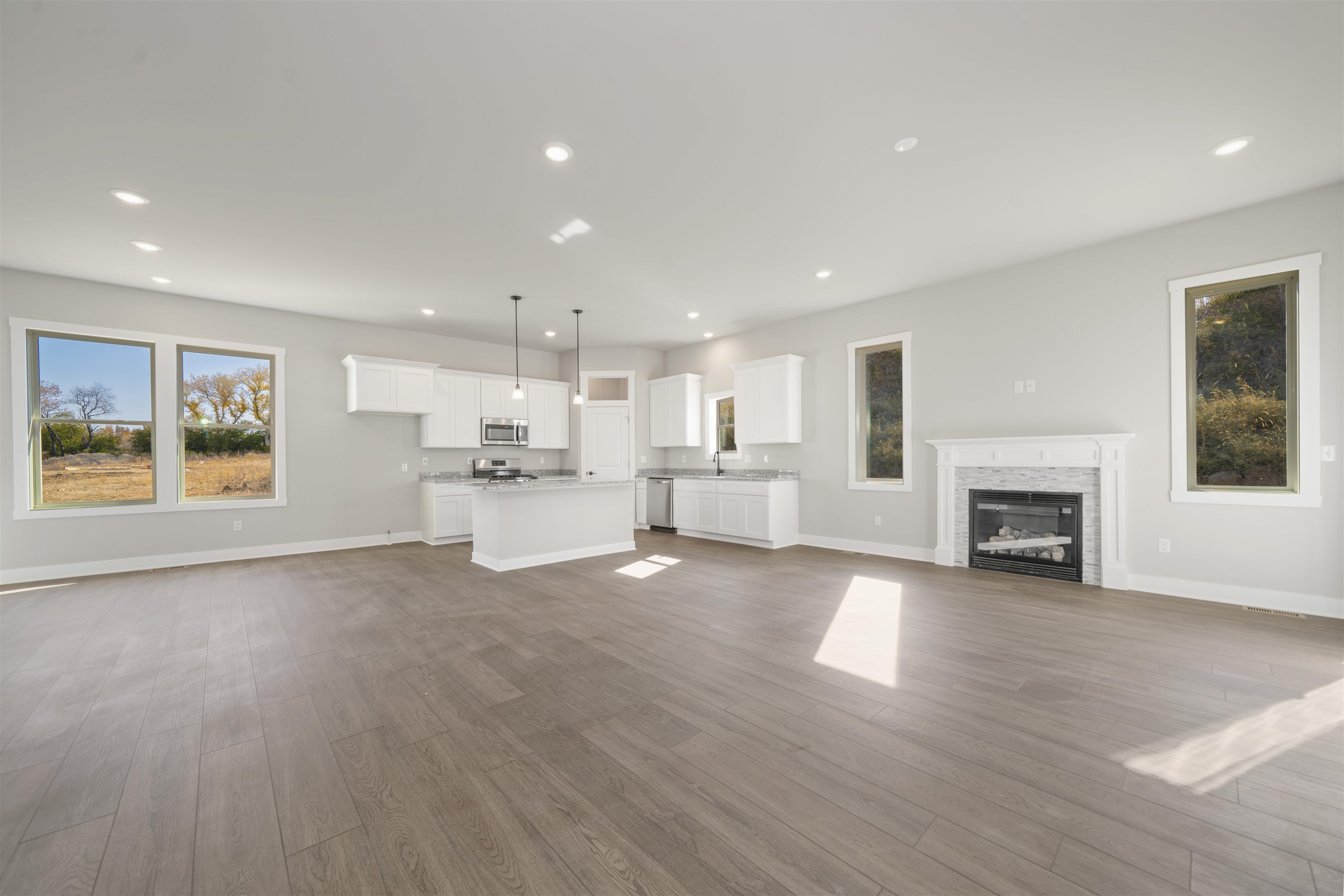 9639 Lismore Road Roscoe, IL 61073 - Photo 3 of 20 Gallery Image 3