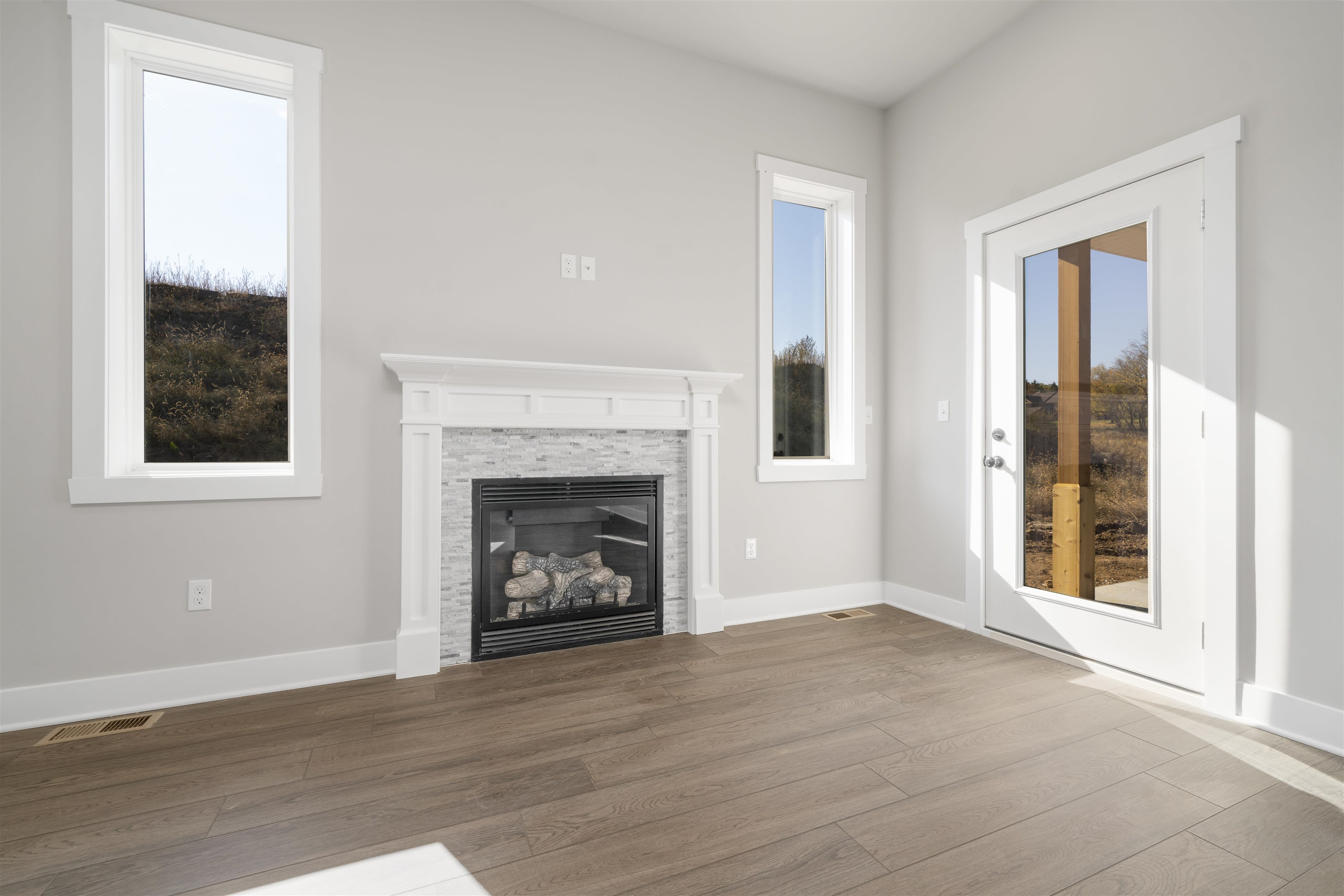 9639 Lismore Road Roscoe, IL 61073 - Photo 4 of 20 Gallery Image 4