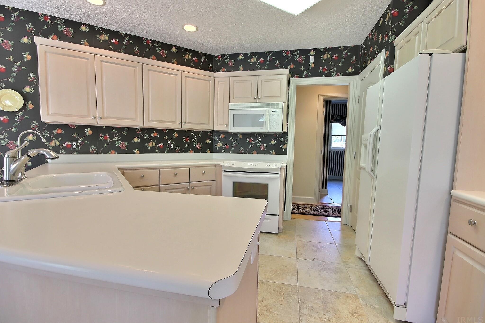 11033 Wheelock Road Fort Wayne, IN 46835 - Photo 12 of 35