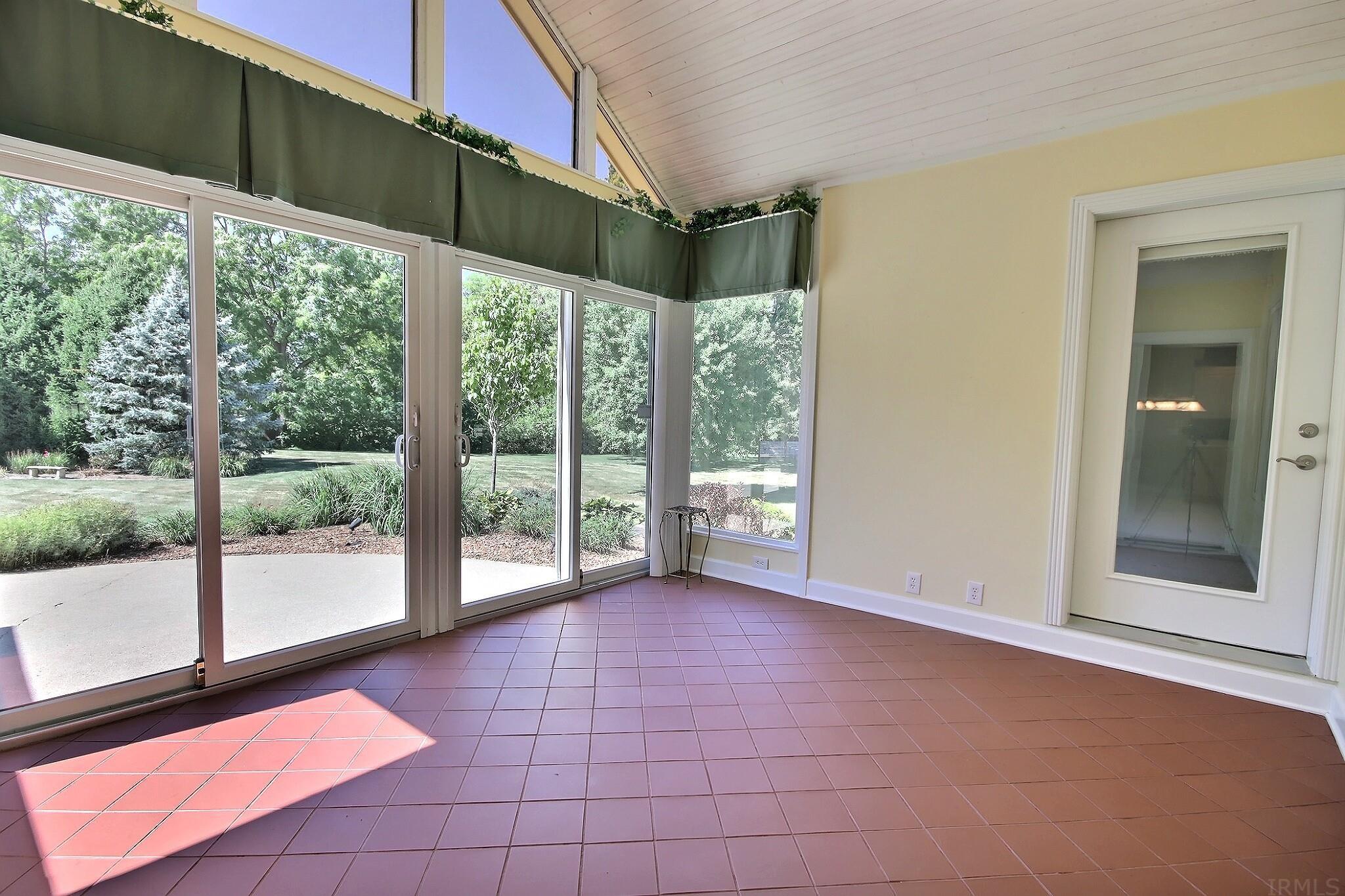 11033 Wheelock Road Fort Wayne, IN 46835 - Photo 26 of 35