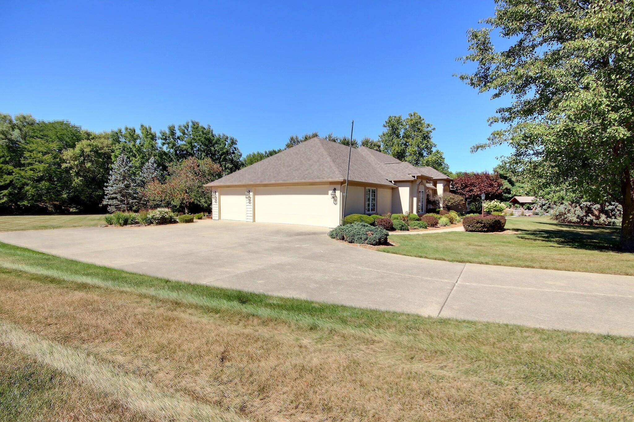 11033 Wheelock Road Fort Wayne, IN 46835 - Photo 4 of 35