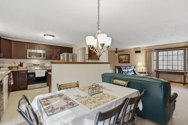 $429,000 | 115 Fordway Extension, Derry, NH 03038