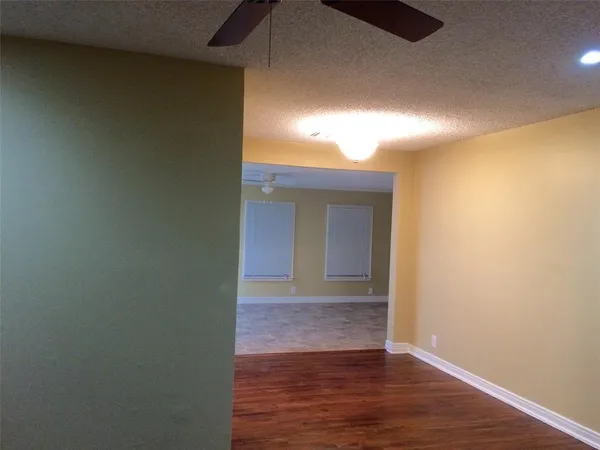 $1,750 | 2912 West Clarendon Drive, Dallas, TX 75211