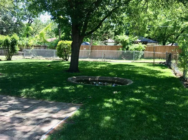 $1,750 | 2912 West Clarendon Drive, Dallas, TX 75211