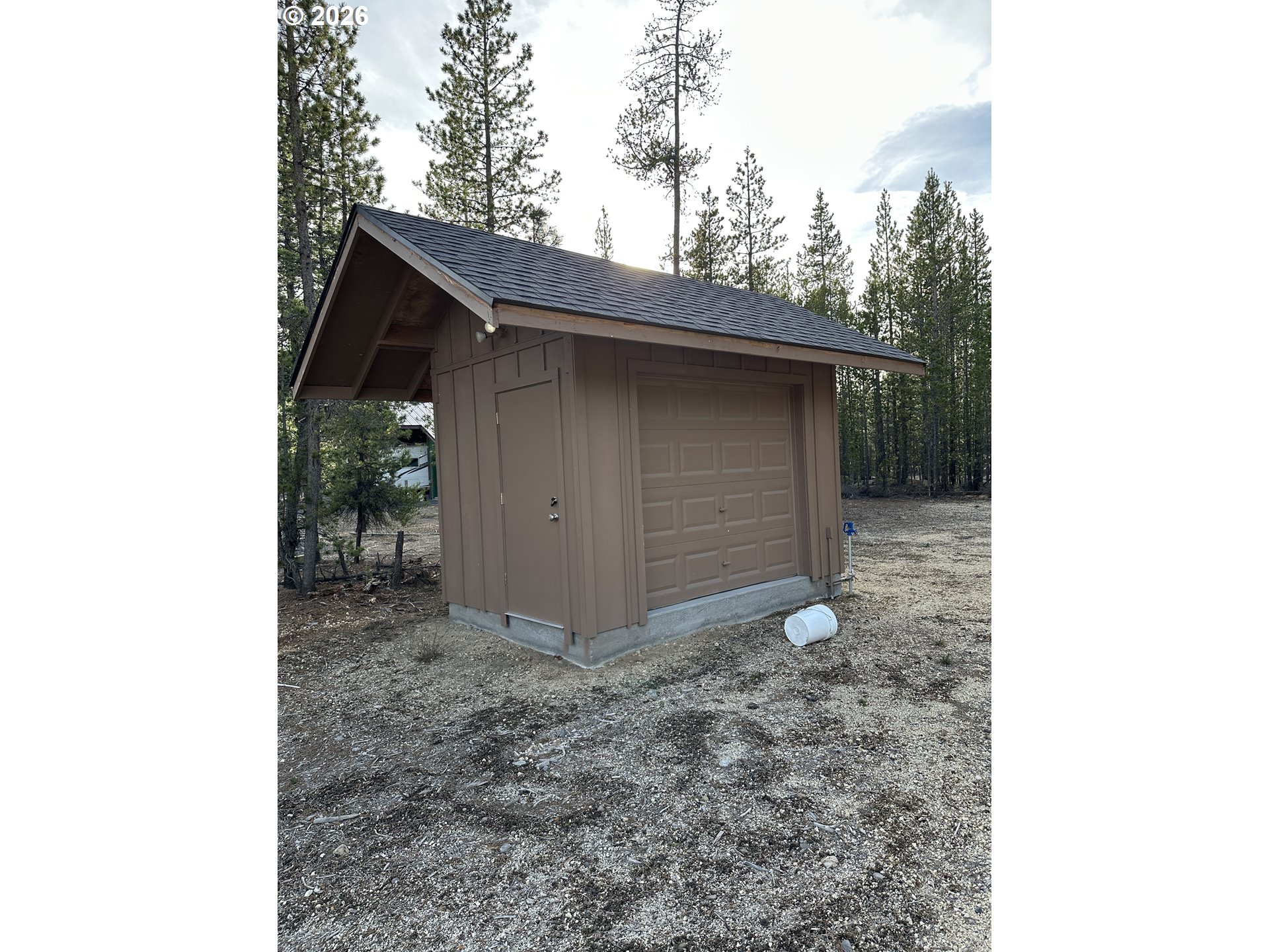 2 2 Rivers Road, Unit TL 3300 Crescent Lake, OR 97733 - Photo 10 of 12 a backyard of a house