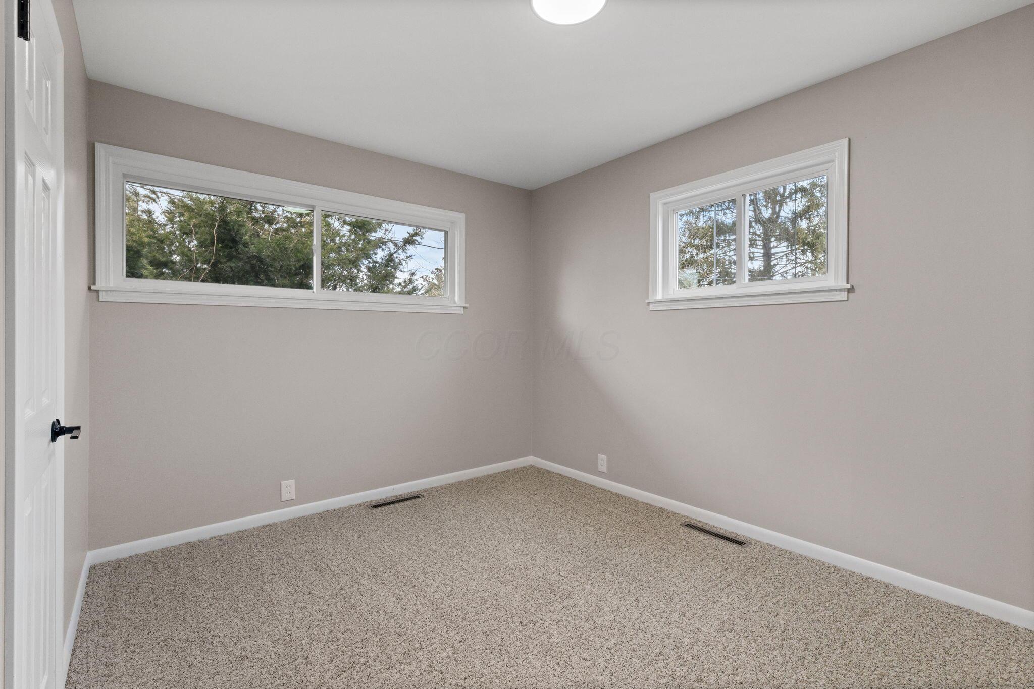 2100 Ferris Road Columbus, OH 43224 - Photo 12 of 19 2025-12-18 2100 Ferris Rd 040