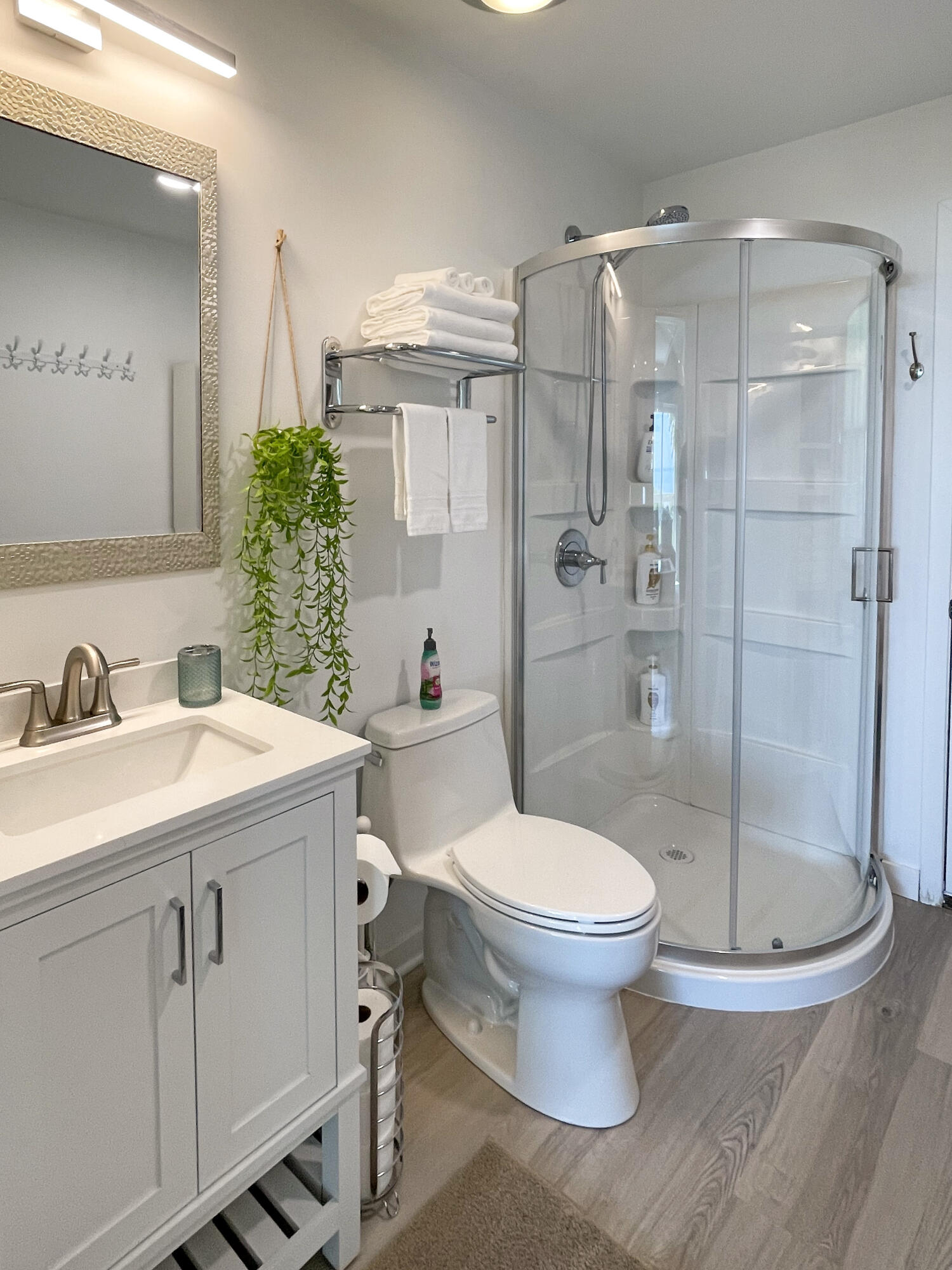 12435 Lakeshore Road Centerville, WI 53015 - Photo 14 of 56 Bathroom