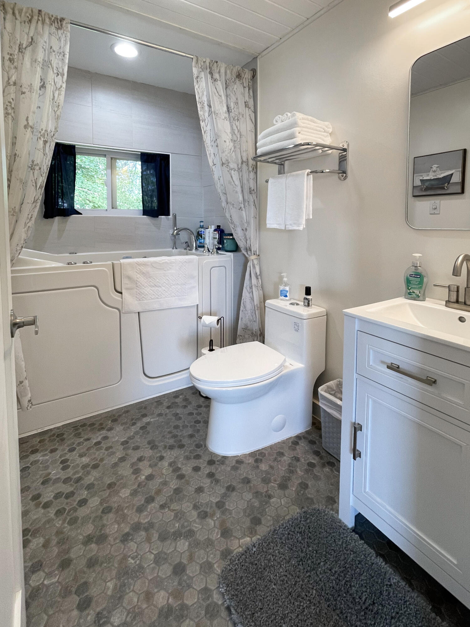 12435 Lakeshore Road Centerville, WI 53015 - Photo 20 of 56 Second Bathroom