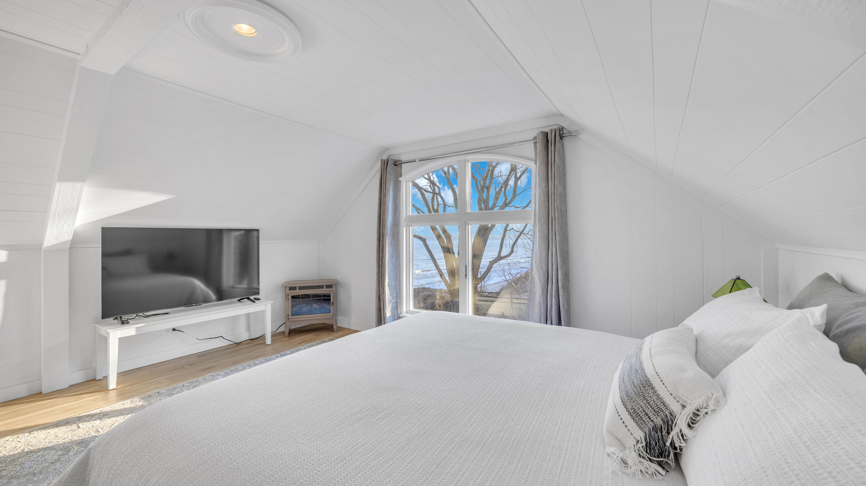 12435 Lakeshore Road Centerville, WI 53015 - Photo 25 of 56 Loft Bedroom