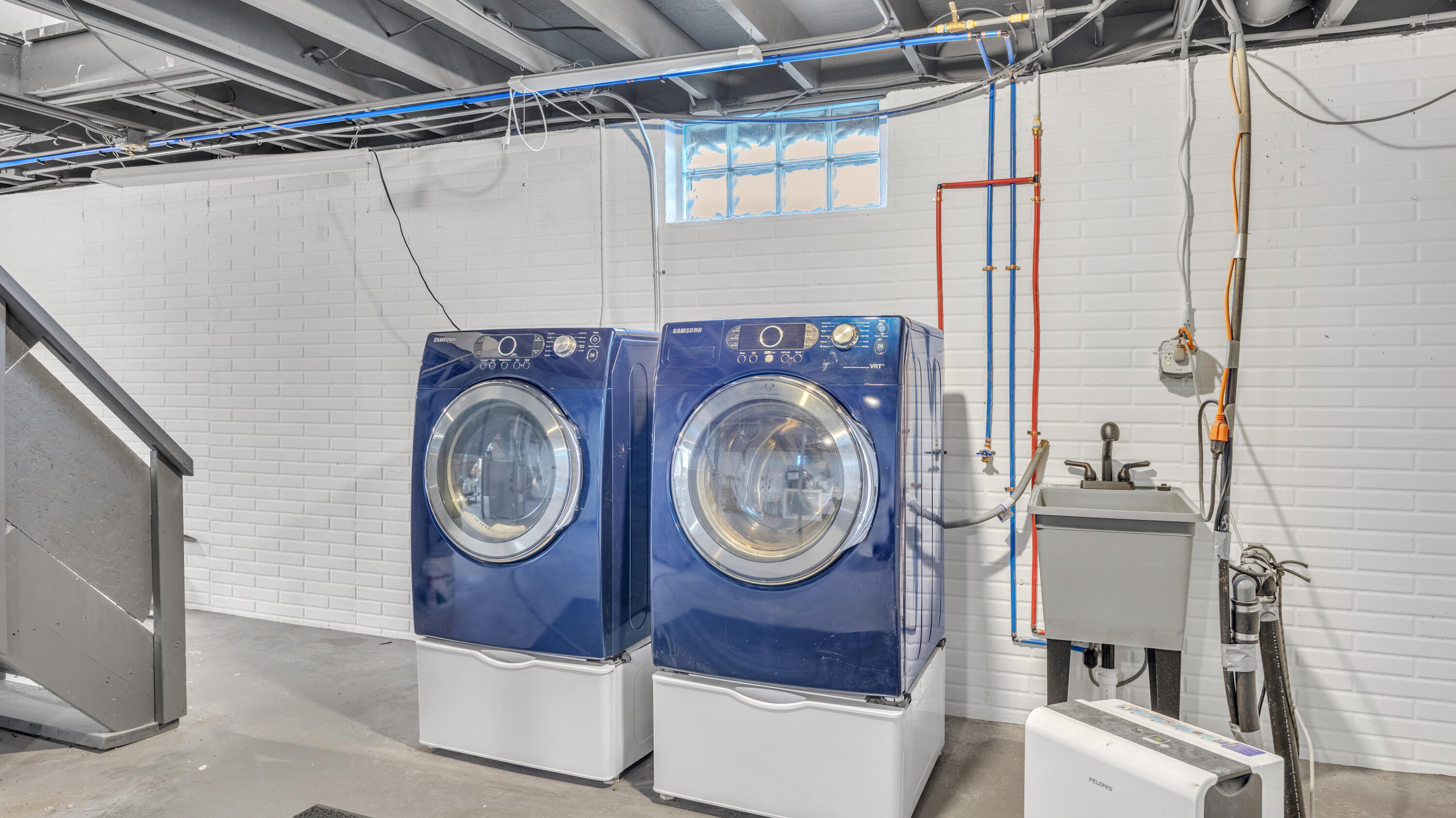 12435 Lakeshore Road Centerville, WI 53015 - Photo 26 of 56 Laundry