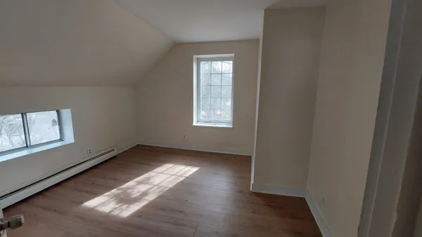 $1,400 | 32 South Main Street, Unit 7, Chester, VT 05143