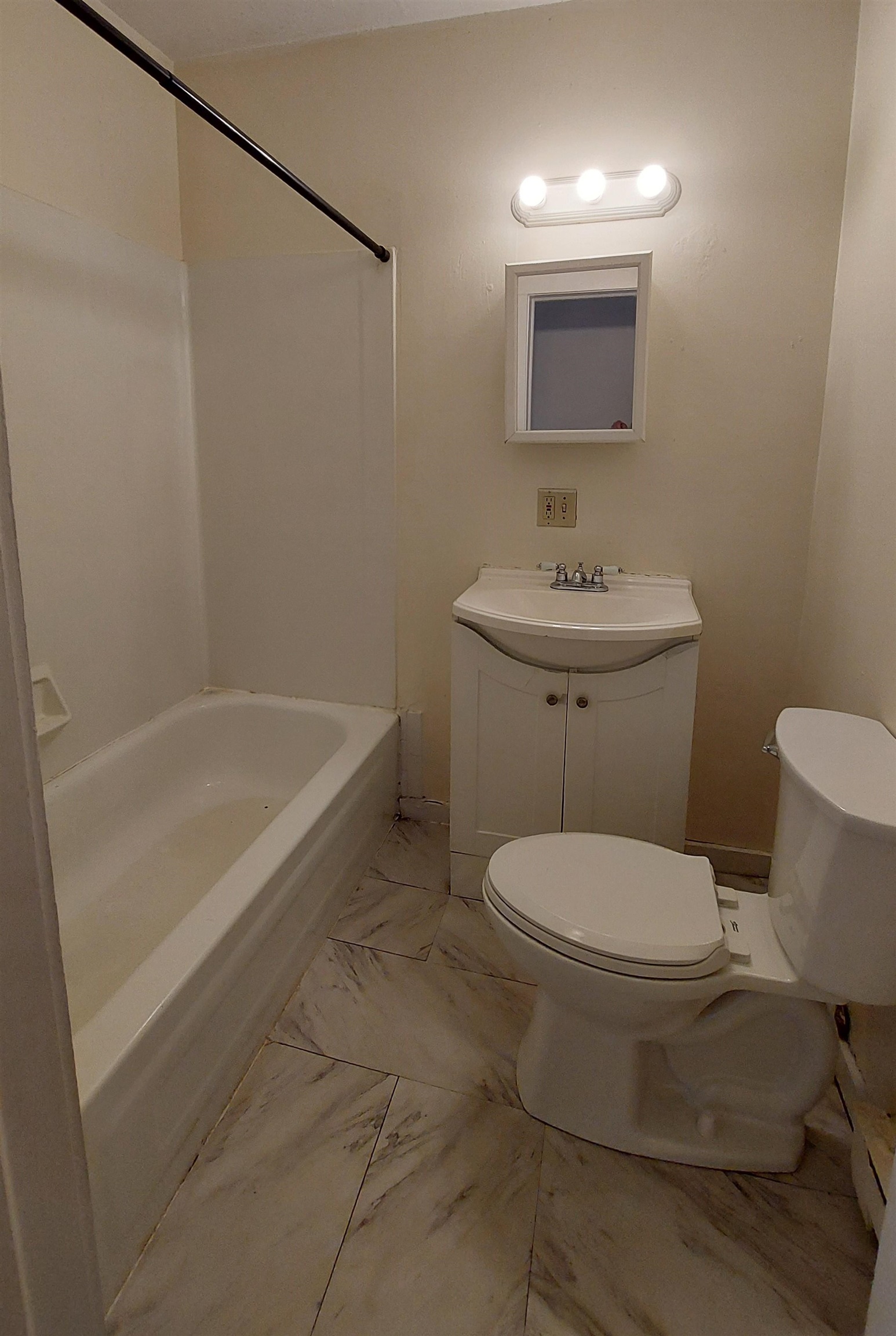 32 South Main Street, Unit 7 Chester, VT 05143 - Photo 7 of 8