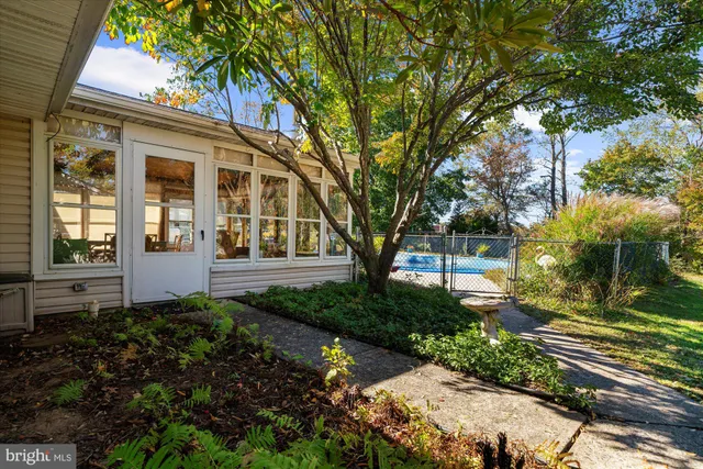 $440,000 | 6 Lantern Lane, Lansdale, PA 19446